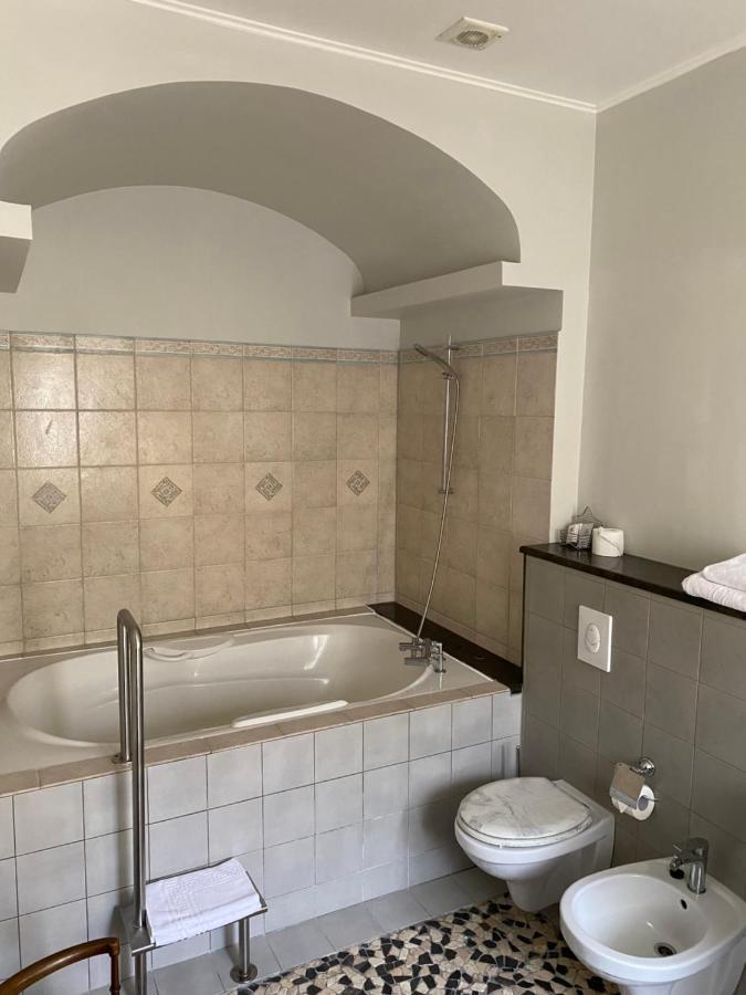Hotel Kert Free Parking Рига Екстериор снимка