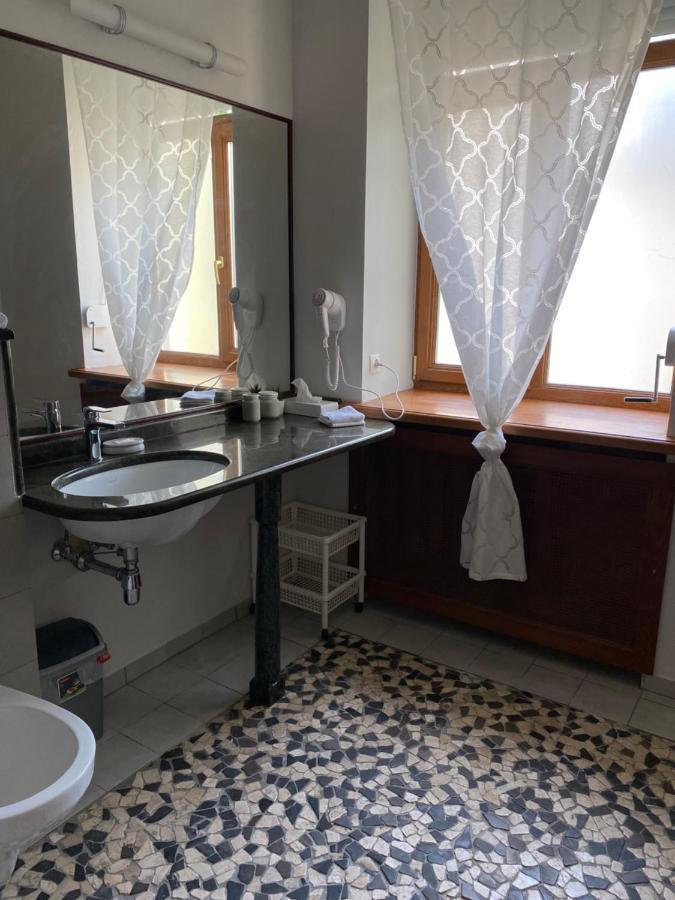 Hotel Kert Free Parking Рига Екстериор снимка