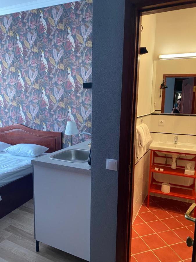 Hotel Kert Free Parking Рига Екстериор снимка