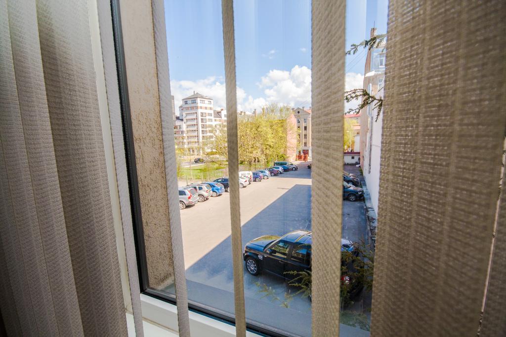 Hotel Kert Free Parking Рига Екстериор снимка