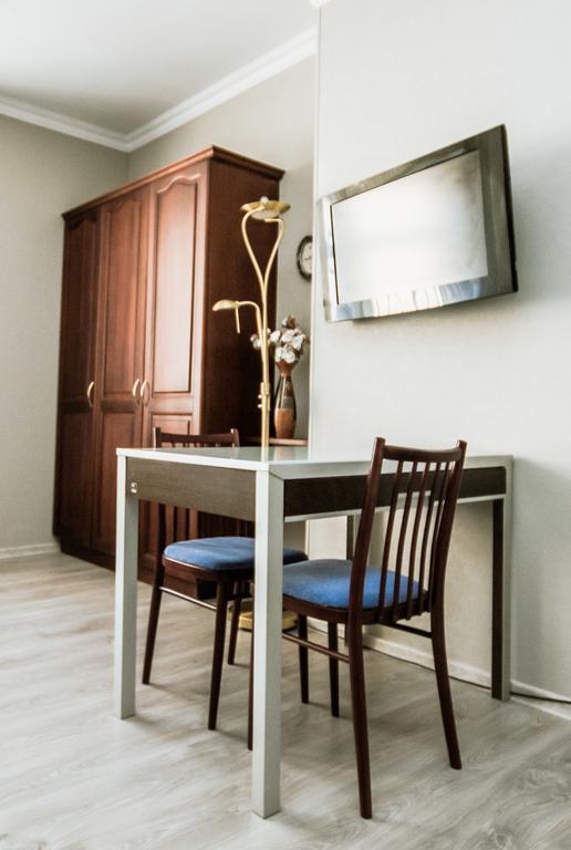Hotel Kert Free Parking Рига Екстериор снимка