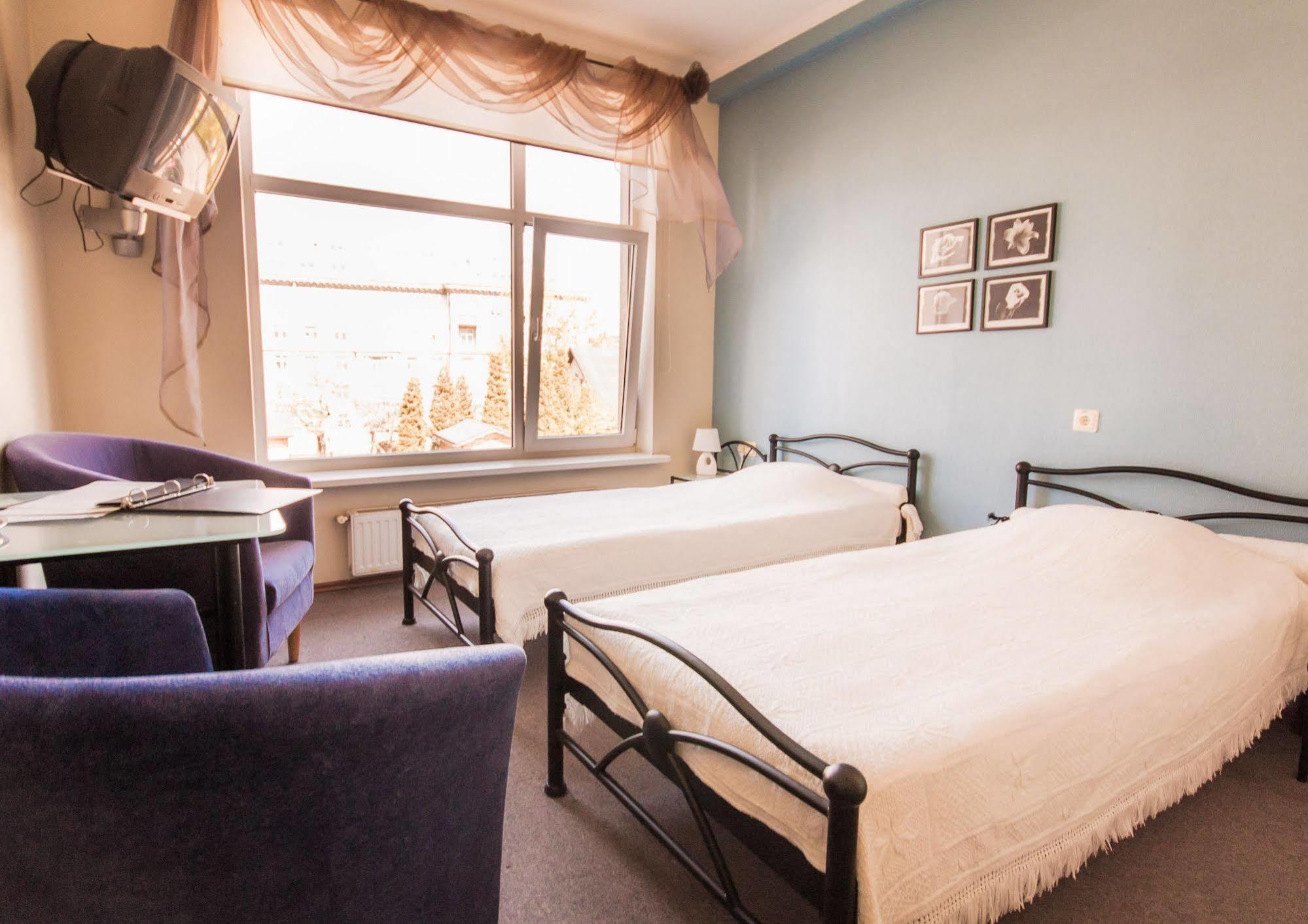Hotel Kert Free Parking Рига Екстериор снимка