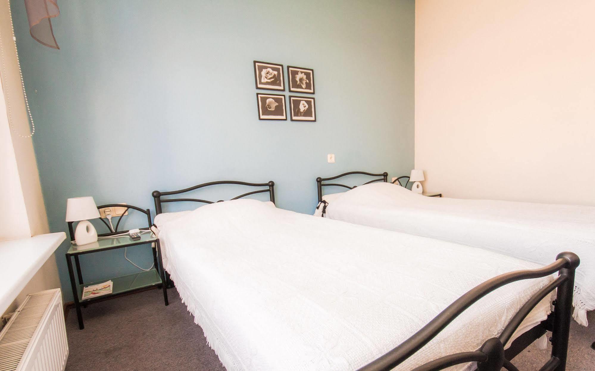 Hotel Kert Free Parking Рига Екстериор снимка