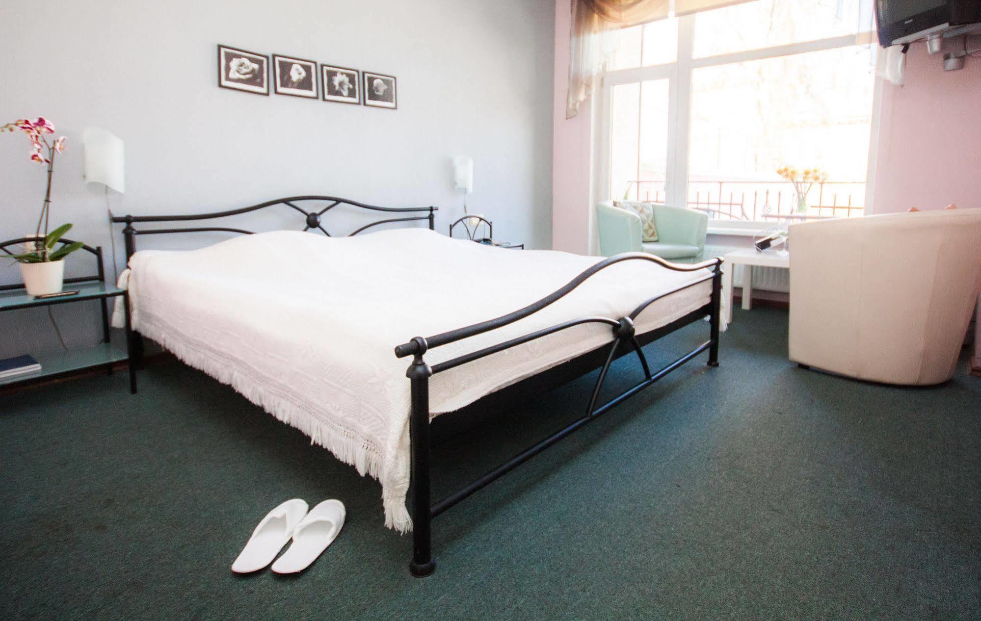 Hotel Kert Free Parking Рига Екстериор снимка