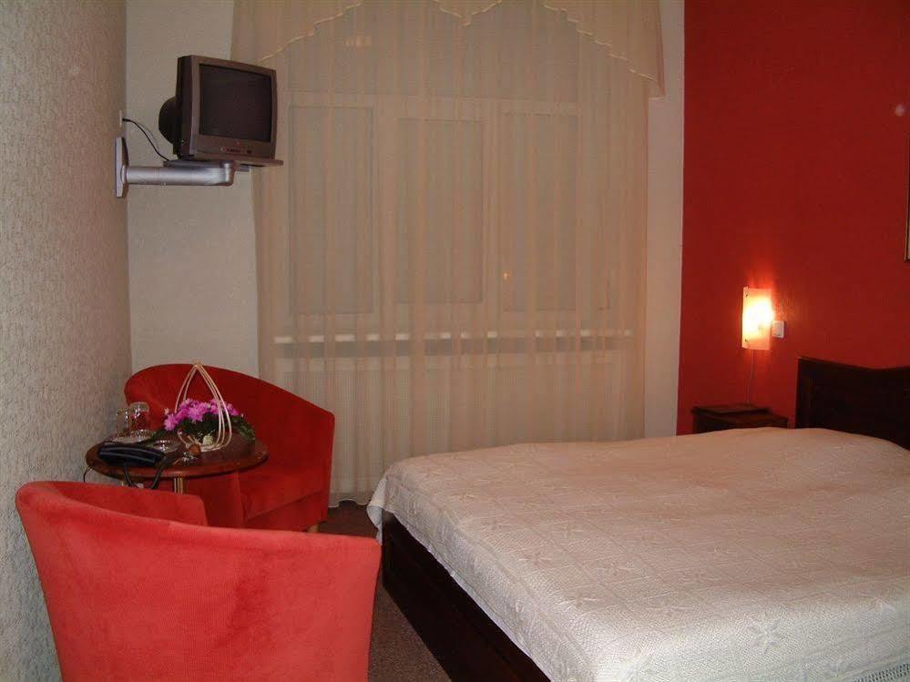 Hotel Kert Free Parking Рига Екстериор снимка